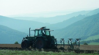 Старец од Конче починал откако се превртел со трактор Старец од Конче починал откако се превртел со трактор