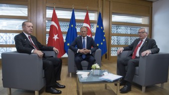 ЕУ: Анкара зема помош за демократија, а апси и затвора ЕУ: Анкара зема помош за демократија, а апси и затвора