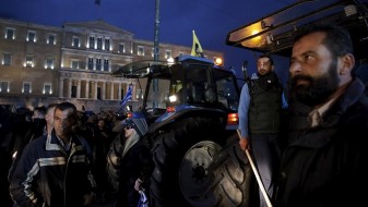 Атина: Протест за оставка на грчката влада Атина: Протест за оставка на грчката влада