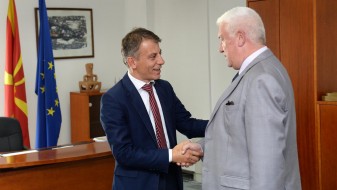 Средба Адеми – Река: Владата им дава политичка тежина на односите на дијаспората Средба Адеми – Река: Владата им дава политичка тежина на односите на дијаспората