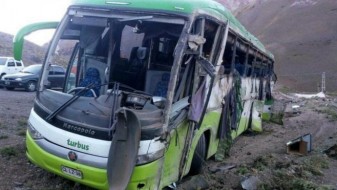 Аргентина: 15 загинати во автобуска несреќа Аргентина: 15 загинати во автобуска несреќа