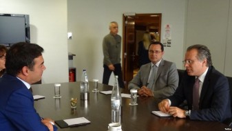 Кумуцакос: Без решение на името нема промена на политиката од Букурешт Кумуцакос: Без решение на името нема промена на политиката од Букурешт