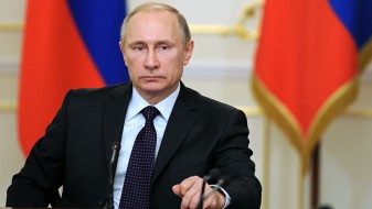 Путин нареди на сите пристаништа да се тргува само со рубли, а не со долари Путин нареди на сите пристаништа да се тргува само со рубли, а не со долари