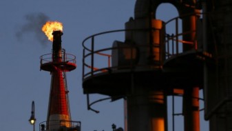 Цените на нафтата над 49 долари Цените на нафтата над 49 долари