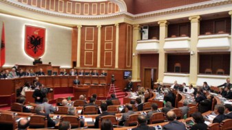 Албанскиот парламент со најмногу жени во демократската ера Албанскиот парламент со најмногу жени во демократската ера