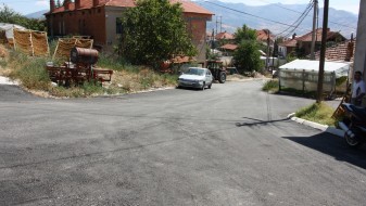 Асфалтирана улицата „Ило Полутешка“ во населбата Варош во Прилеп Асфалтирана улицата „Ило Полутешка“ во населбата Варош во Прилеп