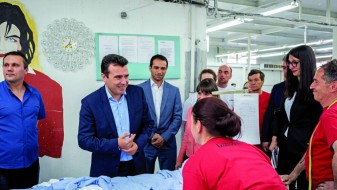 Заев за „Српска економија“: Ќе обезбедиме просечна плата од 30.000 денари Заев за „Српска економија“: Ќе обезбедиме просечна плата од 30.000 денари