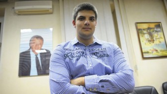 Синот на Шешељ стана пратеник во српскиот парламент Синот на Шешељ стана пратеник во српскиот парламент