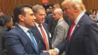 (ВИДЕО) Средбата на Заев со Трамп од неколку секунди (ВИДЕО) Средбата на Заев со Трамп од неколку секунди