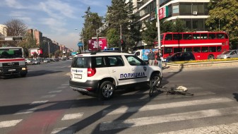 Полициско возило удри велосипедист во Центар Полициско возило удри велосипедист во Центар