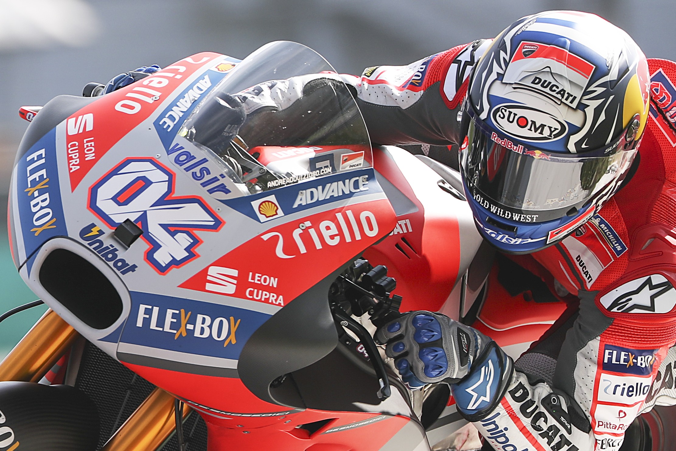 epa06484838 Italian MotoGP rider Andrea Dovizioso of Ducati team in action during a pre-season test session at Sepang International Circuit in Sepang, Malaysia, 30 January 2018. EPA-EFE/FAZRY ISMAIL