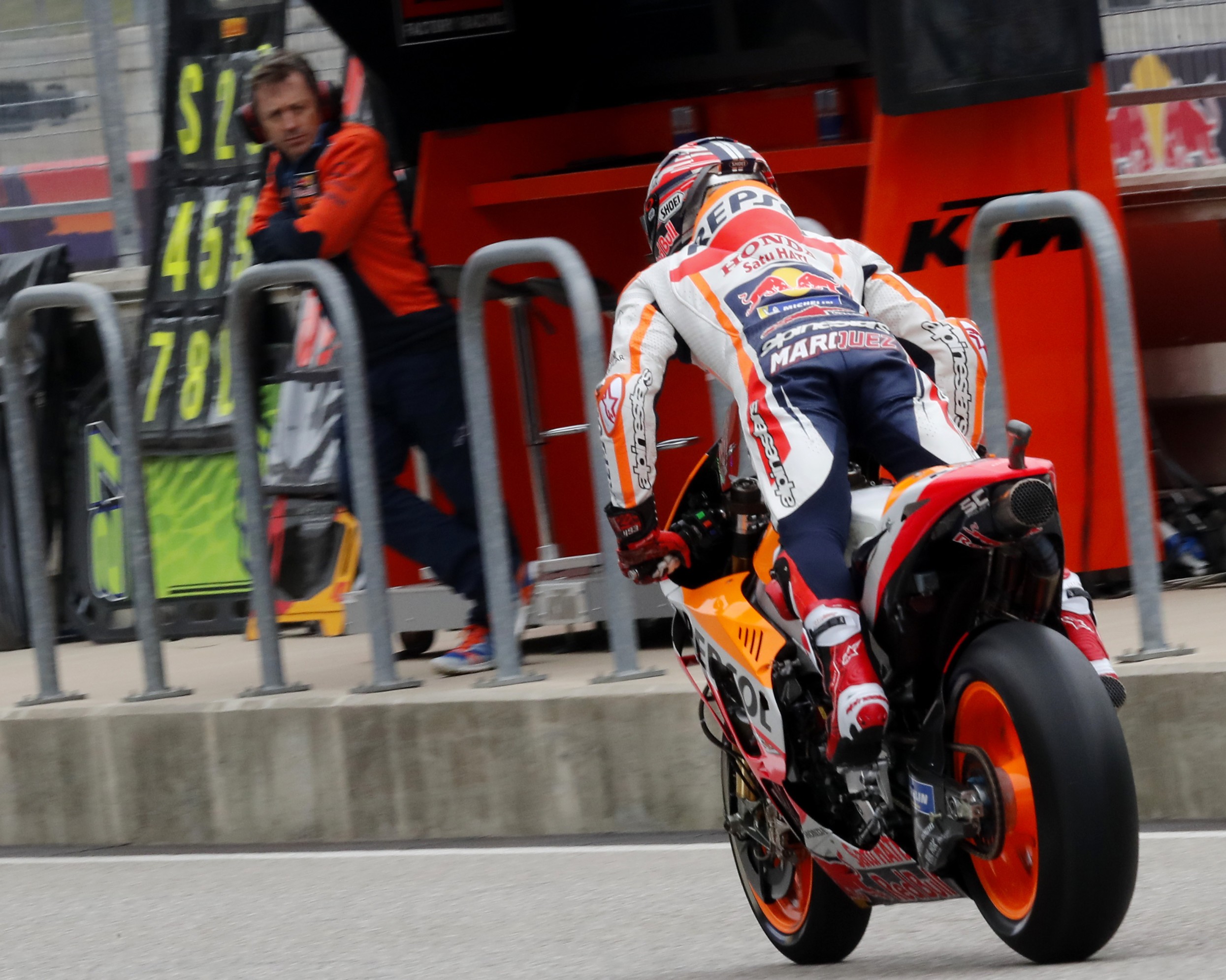 epa06683813 Repsol Honda Team rider Marc Marquez of Spain prepares for free practice number three at the Motorcycling Grand Prix of the Americas at Circuit of the Americas in Austin, Texas, USA 21 April 2018. EPA-EFE/PAUL BUCK