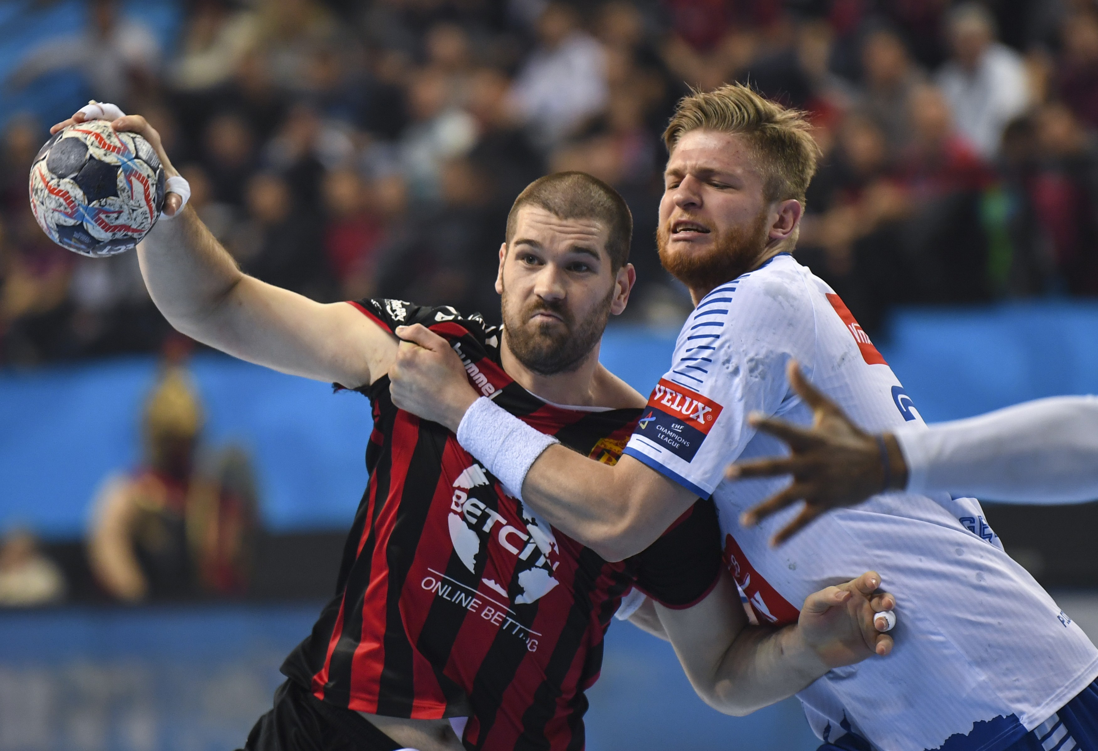 epa06579519 Vuko Borozan (L) of HC Vardar in action against Maciej Gebala (R) of Orlen Wisla Plock during the EHF Champions League handball match between HC Vardar and Orlen Wisla Plock in Skopje, The Former Yugoslav Republic of Macedonia, 04 March 2018. EPA-EFE/GEORGI LICOVSKI