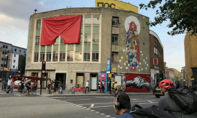 галерија, Лондон, црвени гаќи