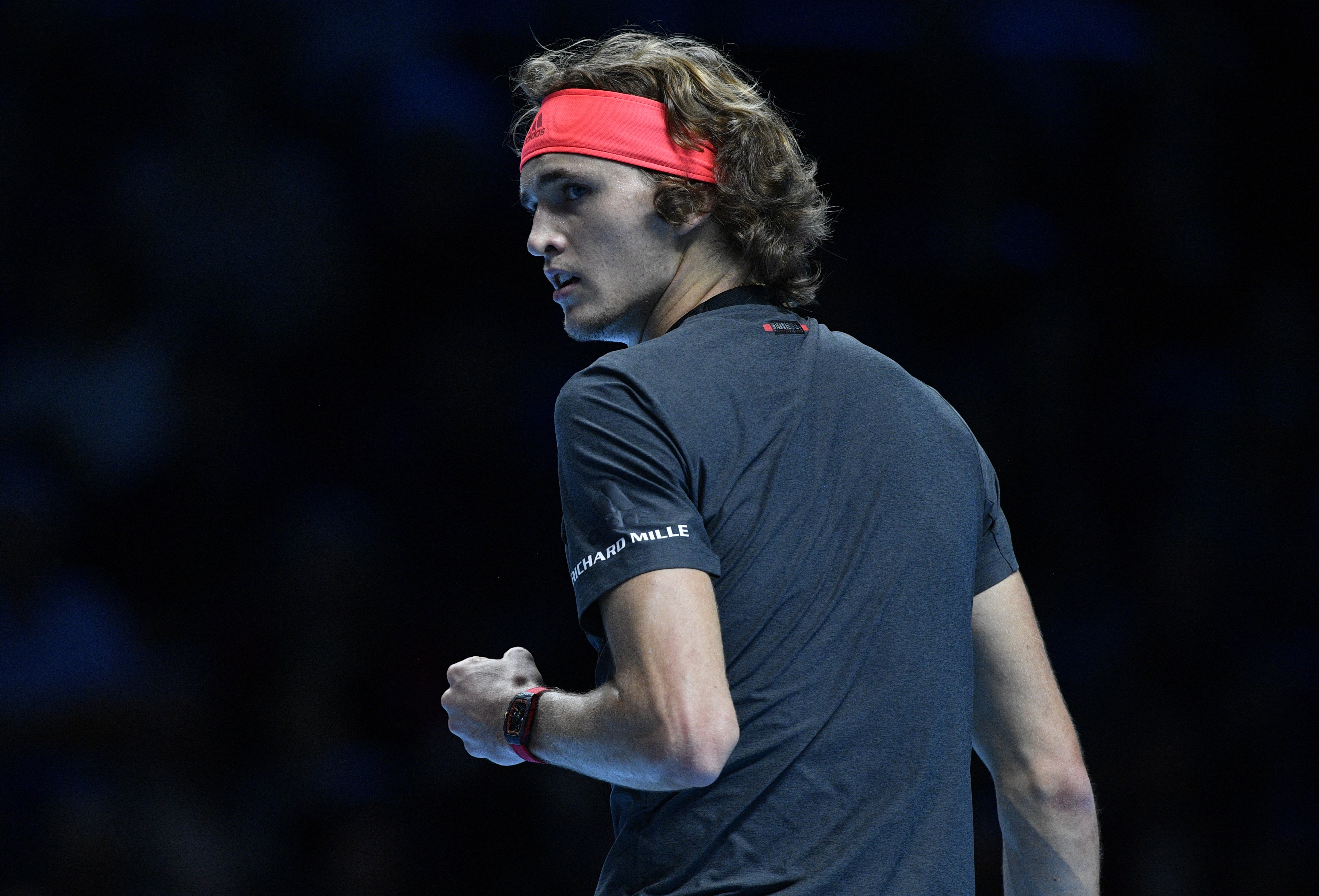 epa07165032 Germany's Alexander Zverev reacts during his round-robin tennis match against Serbia's Novak Djokovic of the ATP World Tour Finals tennis tournament at the O2 Arena in London, Britain, 14 November 2018. EPA-EFE/NEIL HALL