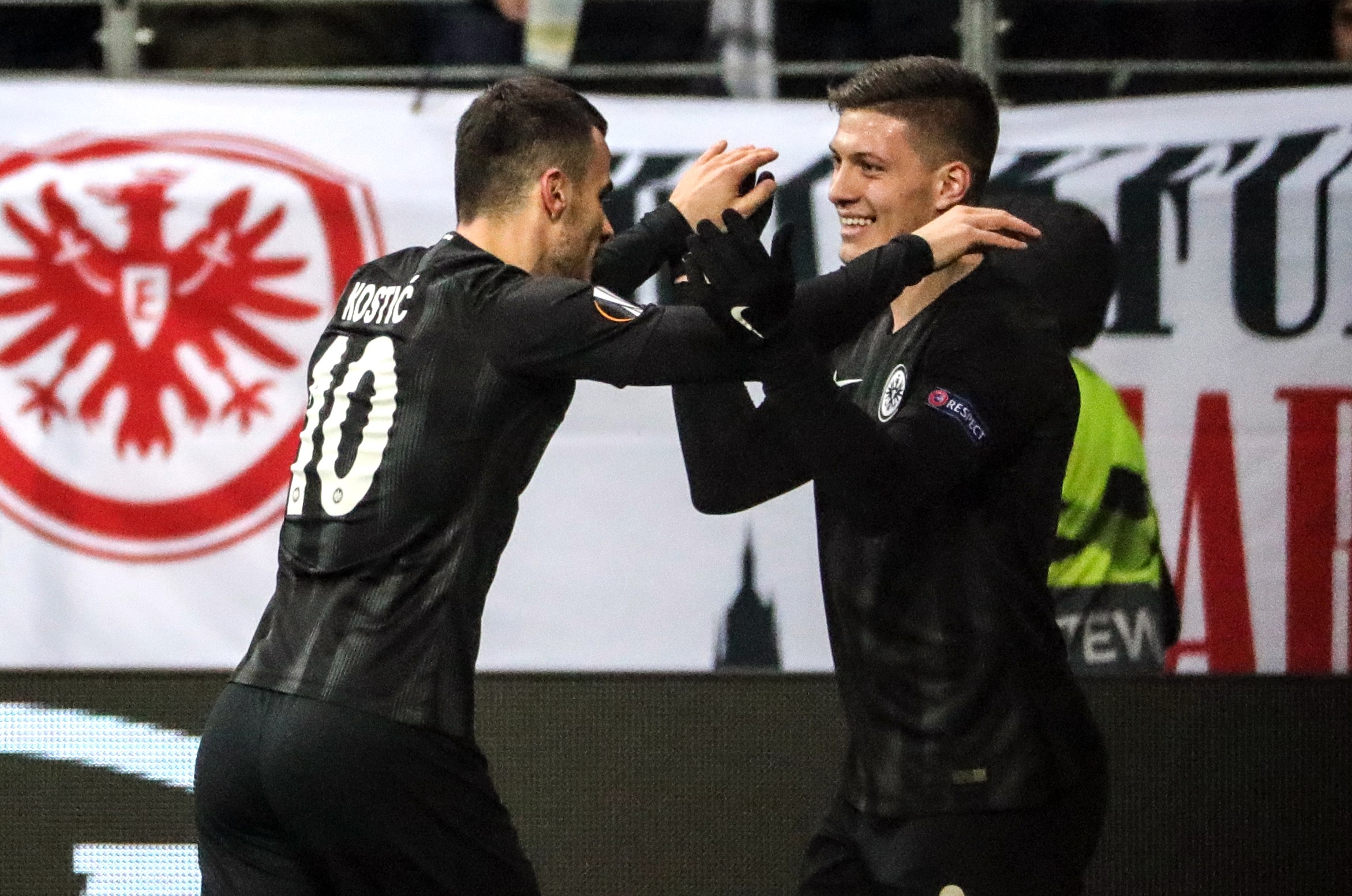 epa07198377 Frankfurt's Filip Kostic (L) and Luka Jovic (R) celebrate a goal during the UEFA Europa League group H soccer match between Eintracht Frankfurt and Olympique Marseille in Frankfurt Main, Germany, 29 November 2018. EPA-EFE/ARMANDO BABANI