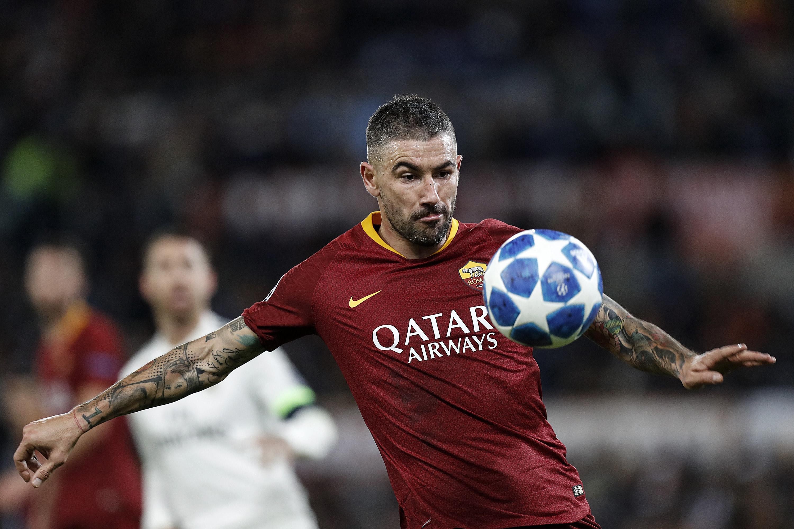 epa07193917 Roma's Aleksandar Kolarov in action during the Champions League match AS Roma vs Real Madrid CF at the Olimpico Stadium in Rome, Italy, 27 November 2018. EPA-EFE/RICCARDO ANTIMIANI