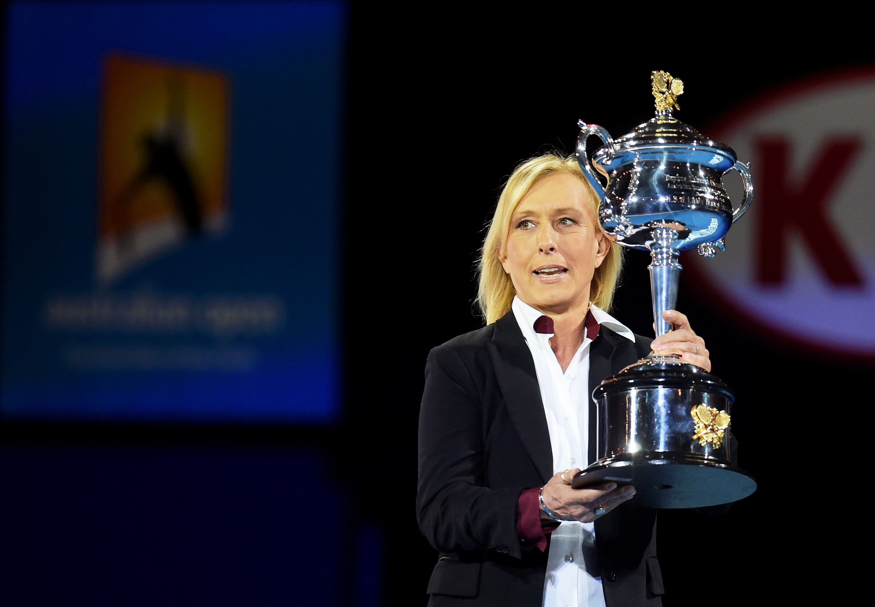 epa04596485 Former tennis star Martina Navratilova presents the Daphne Akhurst Memorial Cup ahead of the women's singles final match between Serena Williams of the USA and Maria Sharapova of Russia at the Australian Open Grand Slam tennis tournament at Melbourne Park in Melbourne, Australia, 31 January 2015. EPA/LUKAS COCH AUSTRALIA AND NEW ZEALAND OUT