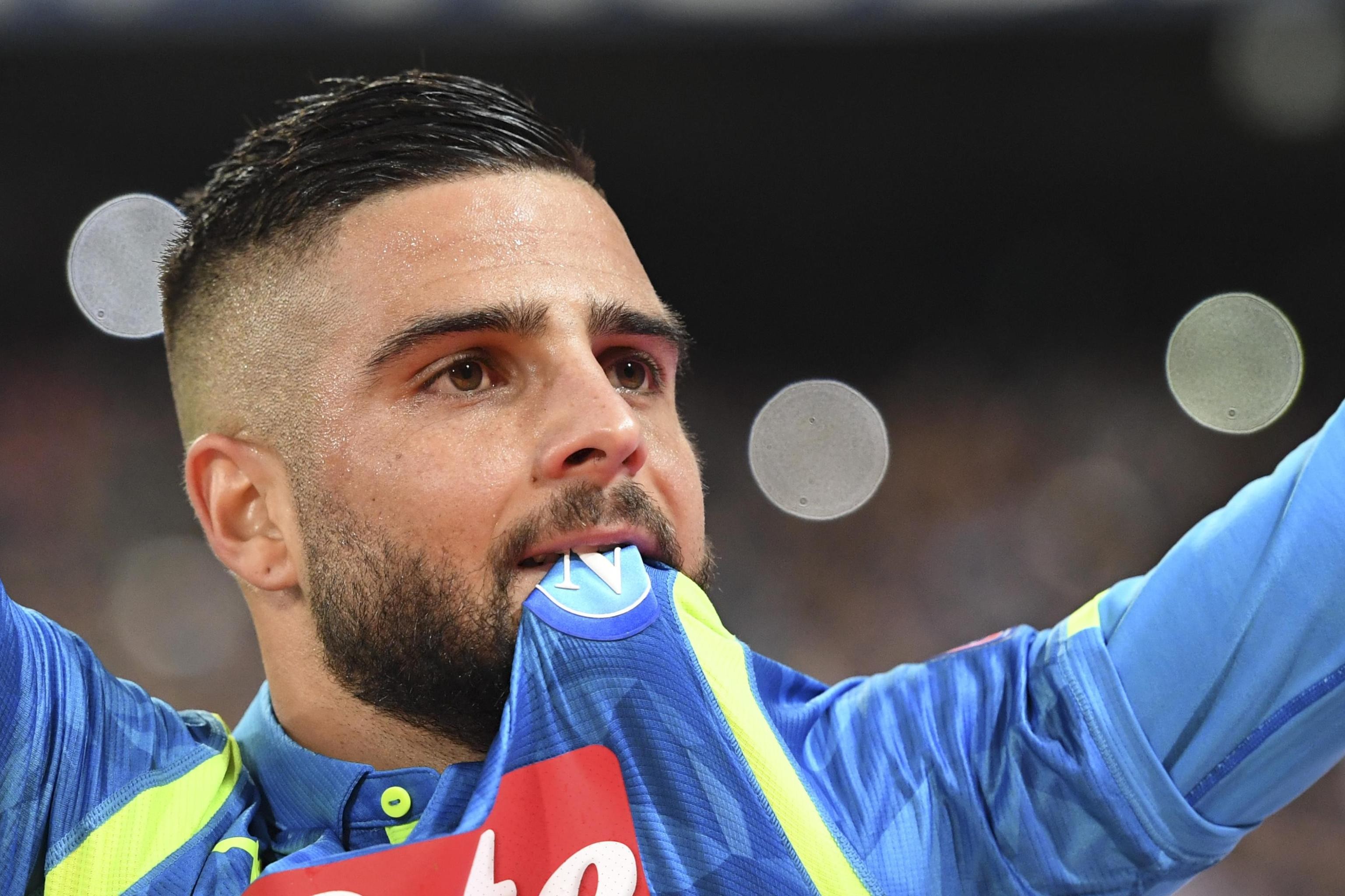 epa07146849 Napoli's Lorenzo Insigne celebrates scoring during the UEFA Champions League soccer match between SSC Napoli and Paris Saint Germain at the 'San Paolo' stadium in Naples, Italy, 06 November 2018. EPA-EFE/CIRO FUSCO