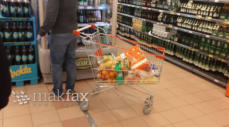 На едно семејство со четири члена му биле потребни близу 1.100 евра за да го помине декември