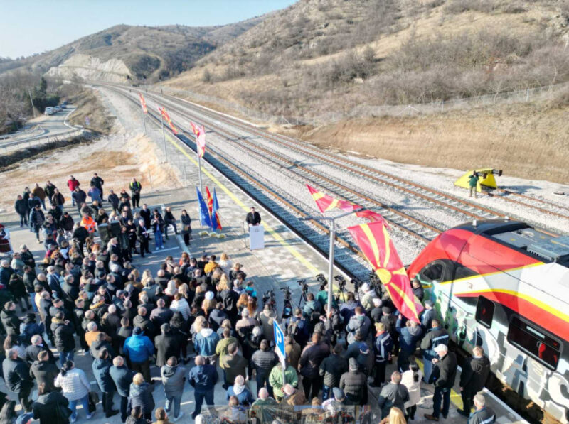 Николоски: Ја пуштаме за сообраќај новата пруга Куманово-Бељаковце, за две-три недели ќе имаме и нова железничка линија