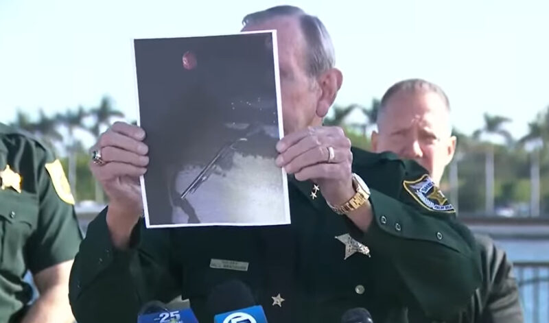 Мажот кој се обиде да влезе во имотот на Трамп дигнал пушка во позиција за пукање пред агентите да го убијат