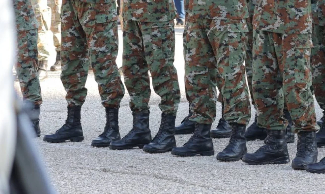 Снимил видеа во касарната во Тетово и ги споделил: кривична против маж од Студеничани